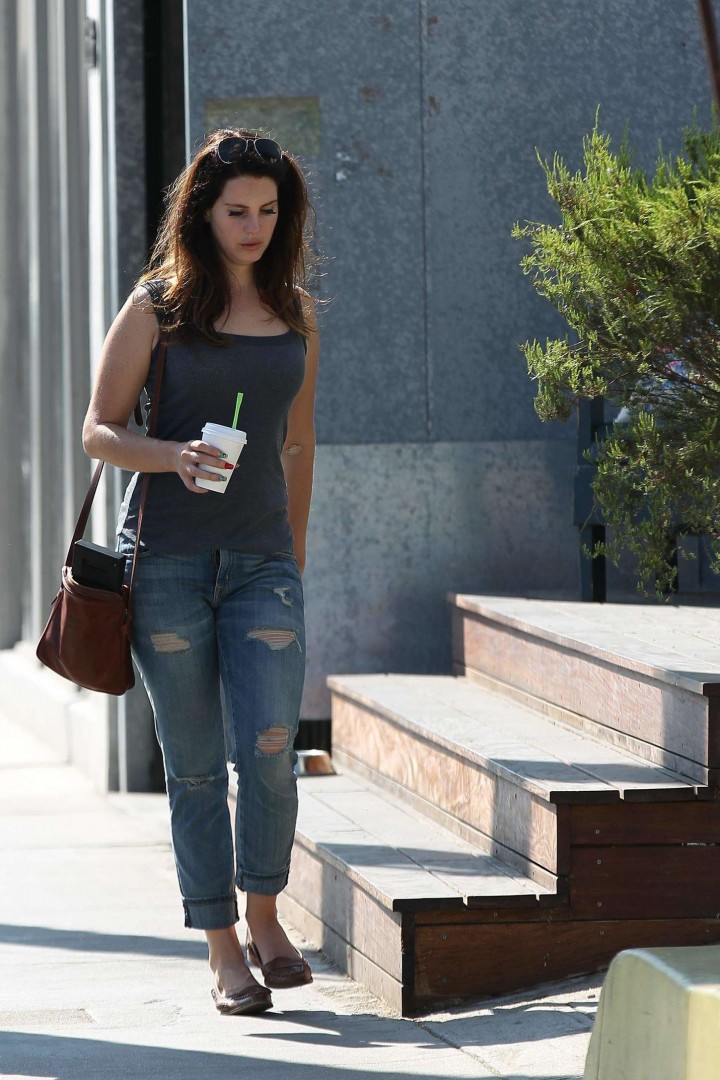 Lana Del Rey in Jeans out in Venice Beach