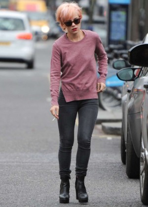 Lily Allen in Tight Jeans out in Notting Hill