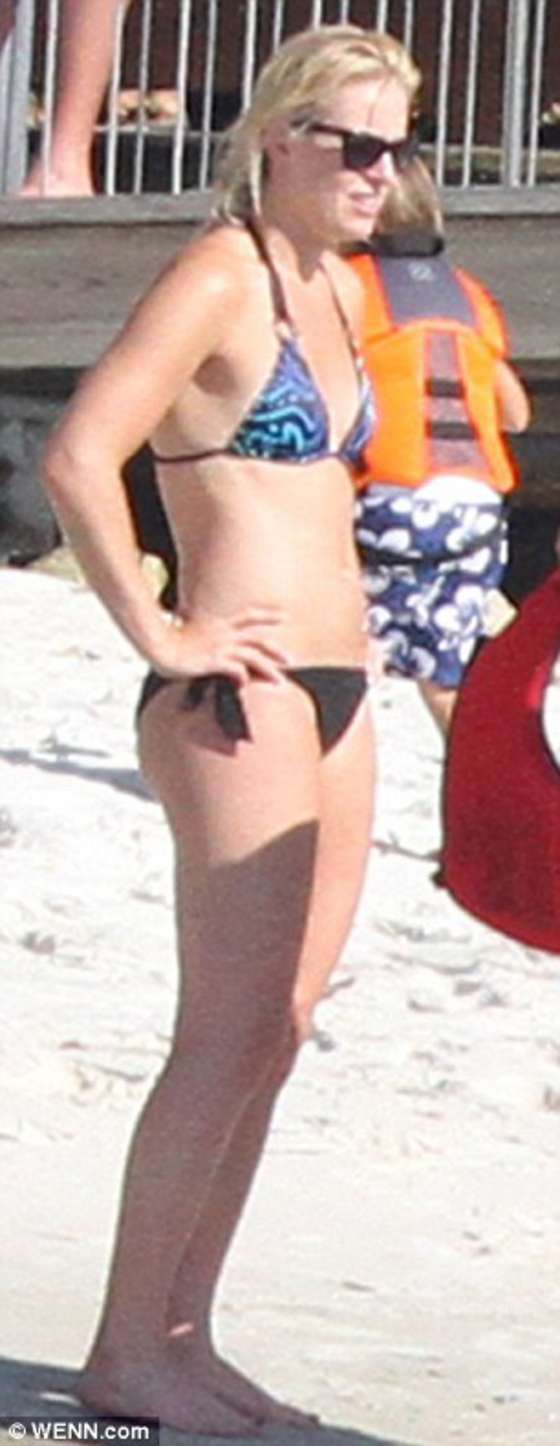Lindsey Vonn 2013 : Lindsey Vonn in a Bikini  -01