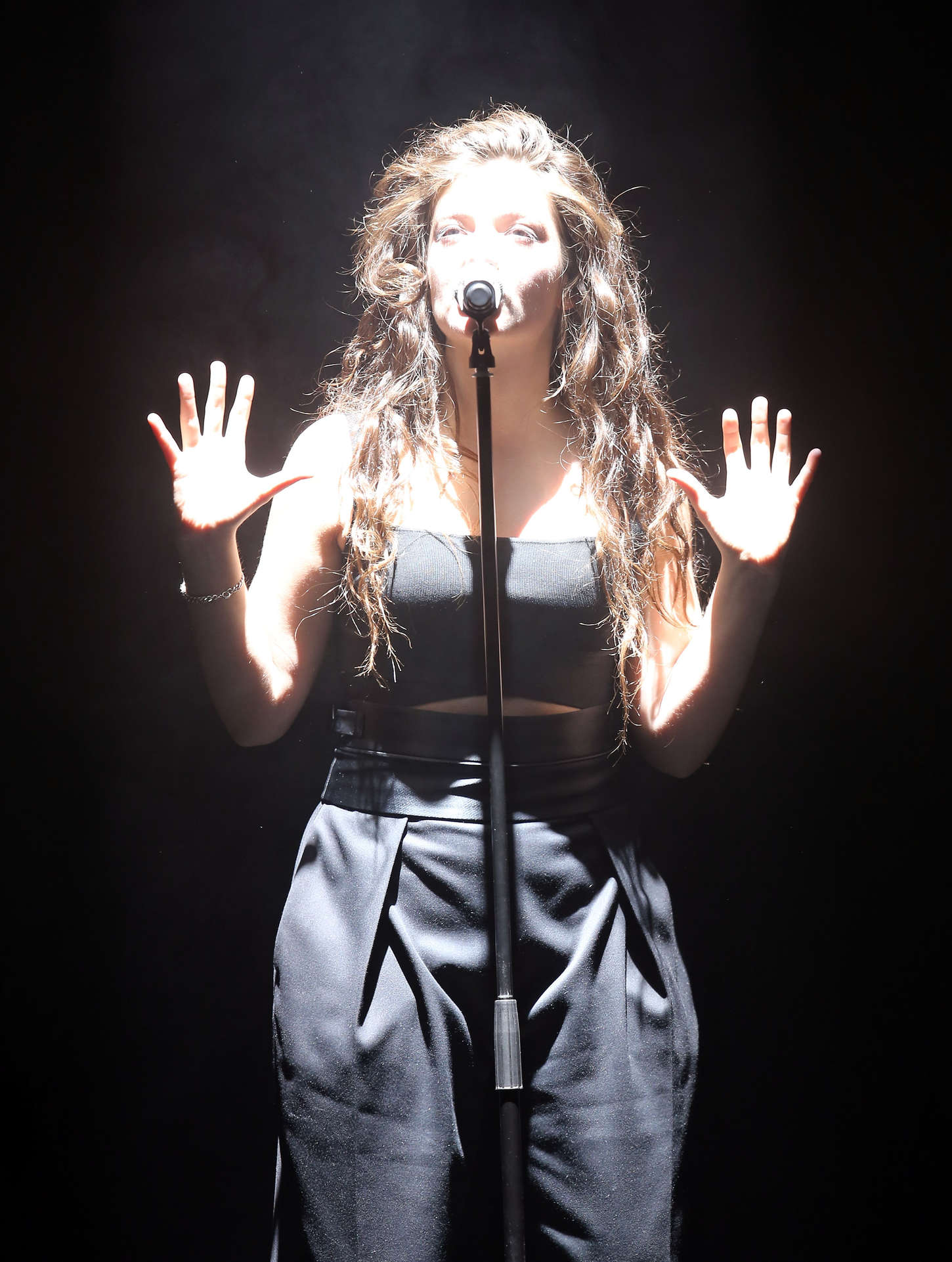 Lorde - Performing Live in New Zealand -23 | GotCeleb