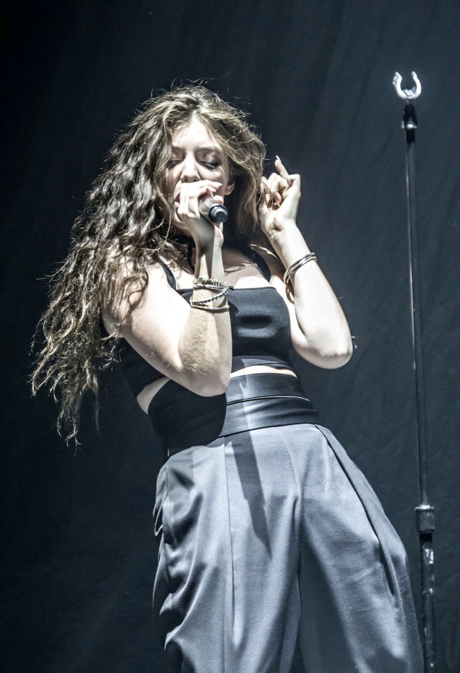 Lorde - Performs Live at Hard Rock Hotel and Casino in Las Vegas