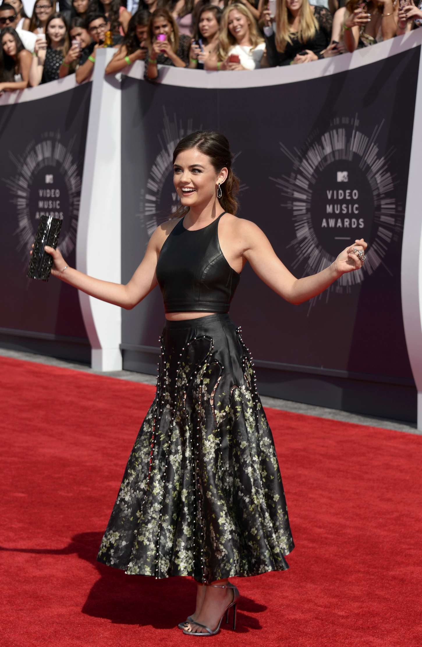 Lucy Hale 2014 : Lucy Hale: 2014 MTV Video Music Awards -09