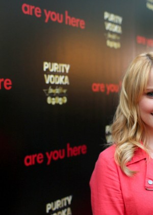 Melissa Rauch - "Are You Here" Premiere in Hollywood