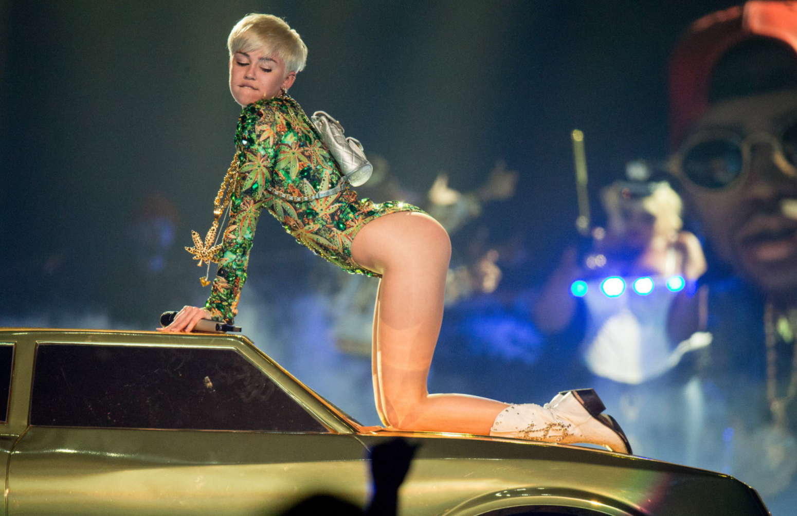 pictures-of-miley-cyrus-butt