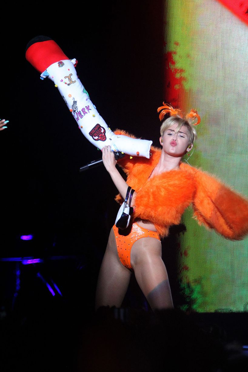 Miley Cyrus 2014 : Miley Cyrus – Bangerz Tour in Buenos Aires -04