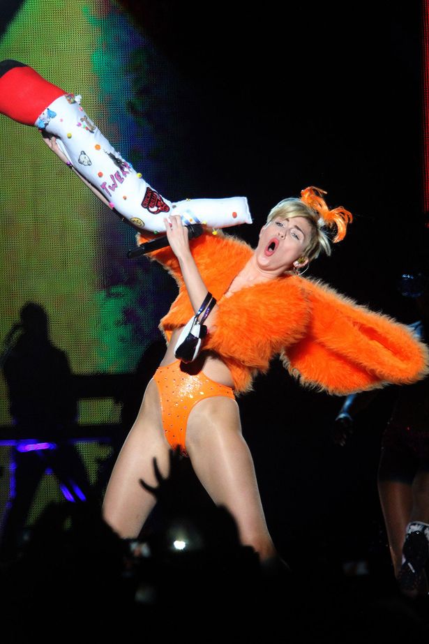 Miley Cyrus 2014 : Miley Cyrus – Bangerz Tour in Buenos Aires -10