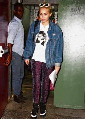 Miley Cyrus - Leaving a Photo Studio in New York City