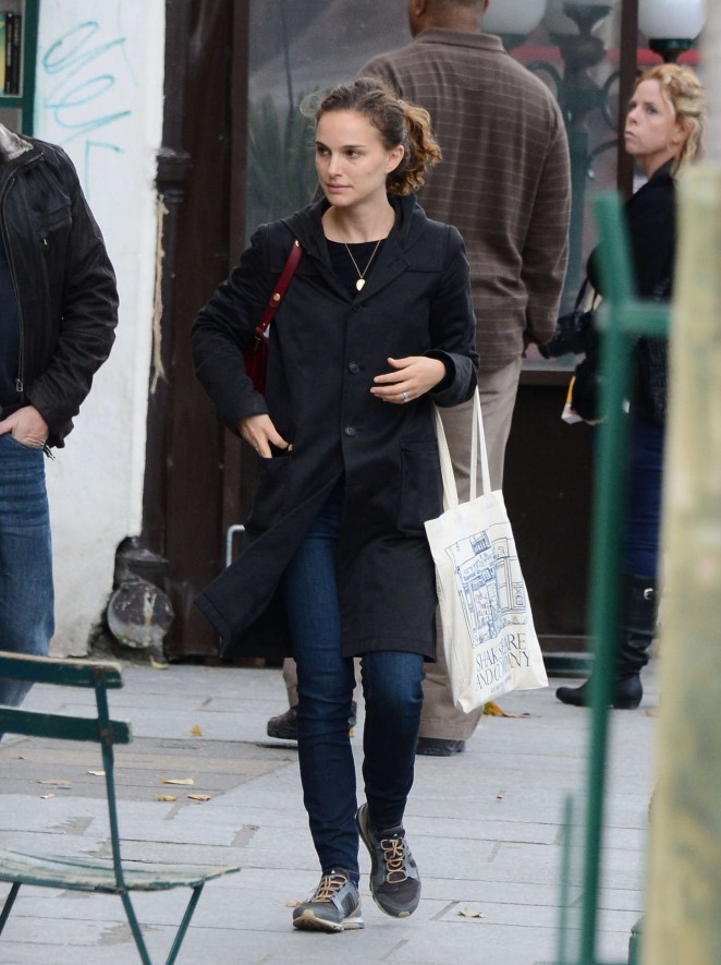 Natalie Portman -  Leaving the ''Shakespeare & Company'' Bookstore in Paris