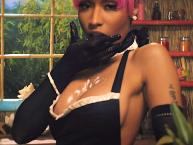 Nicki Minaj - "Anaconda" Music Video and Screencaps. 
