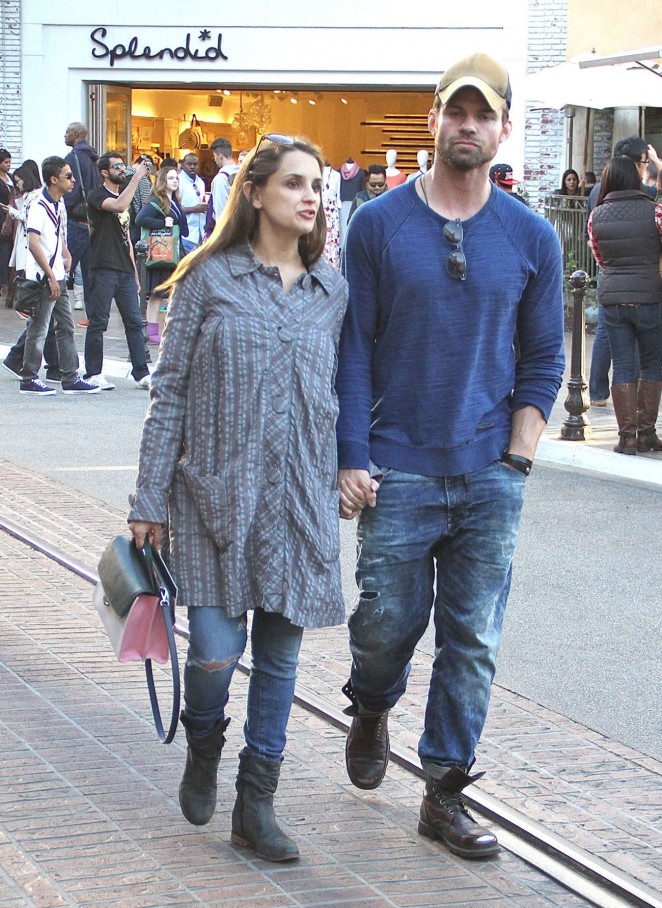 Rachael Leigh Cook and Daniel Gillies Out in Los Angeles