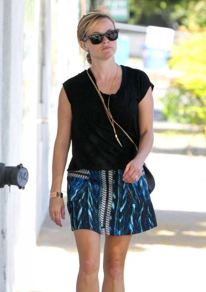 Reese Witherspoon in Mini Skirt - Goes to a Swimming Class in West Hollywood