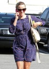 Reese Witherspoon - Leggy in dress stops for lunch in Santa Monica