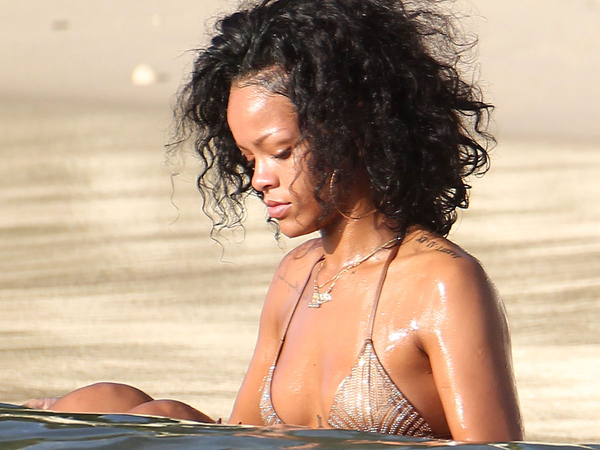 Rihanna bikini pictures