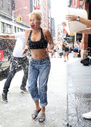 Rita Ora - Does the ALS Ice Bucket Challenge in New York City