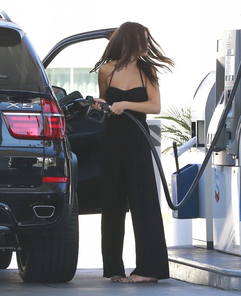 Selena Gomez 2013 : Selena Gomez – At a gas station in LA -04