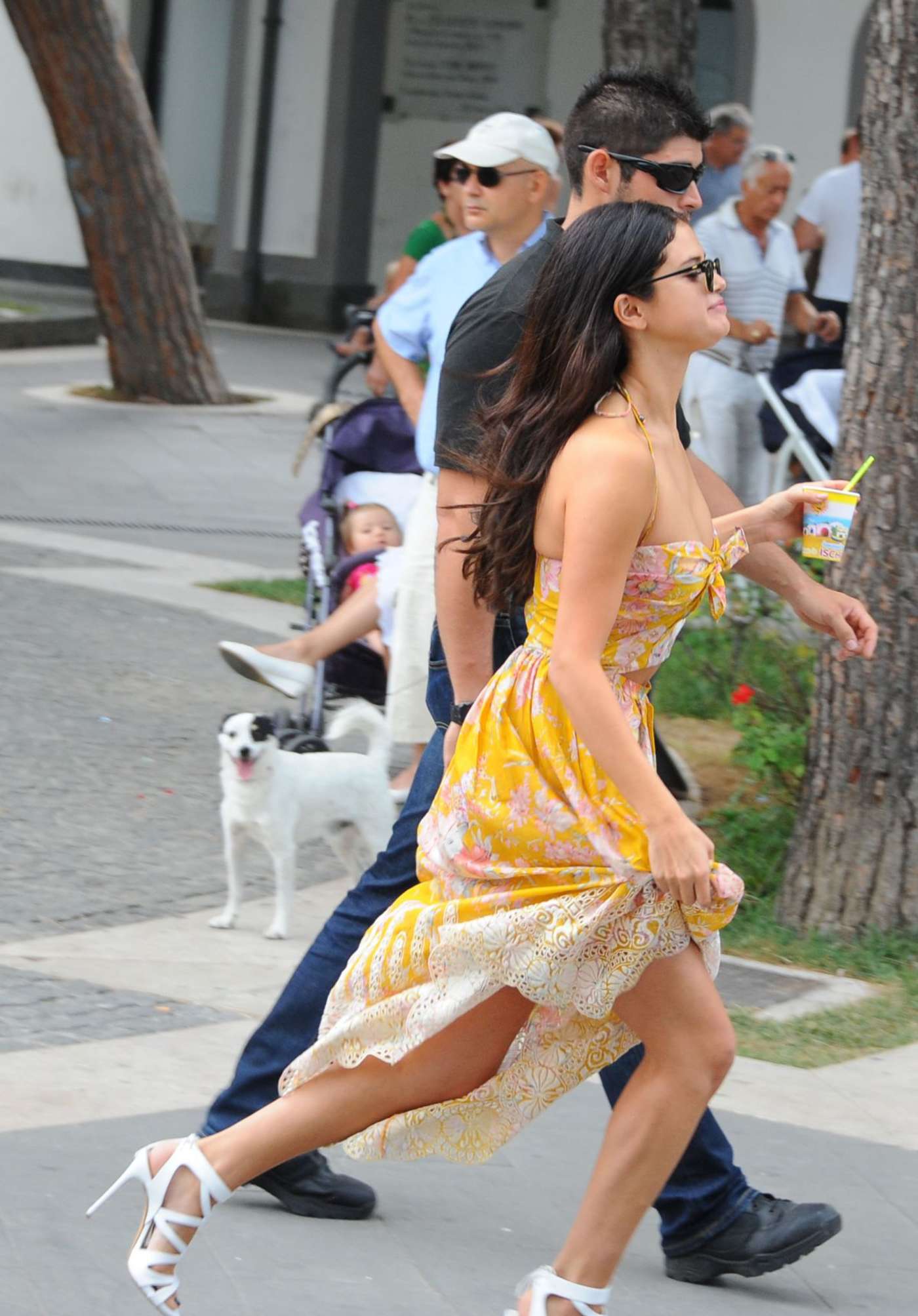 Selena Gomez 2014 : Selena Gomez Hot in Yellow Dress -02. 