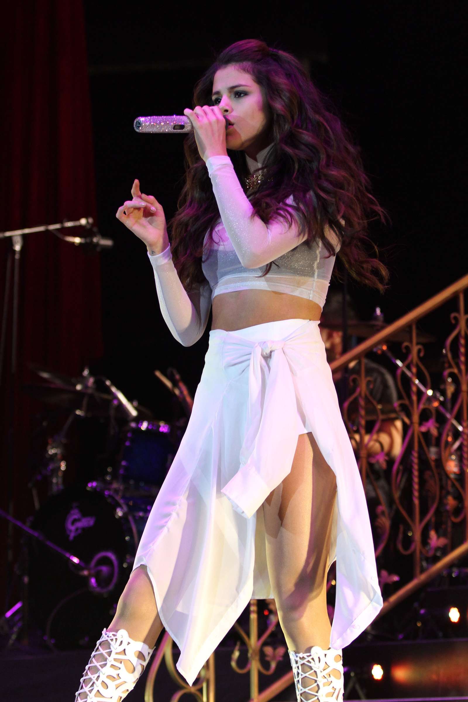 Selena Gomez: Concert photos in Newark -10 - GotCeleb