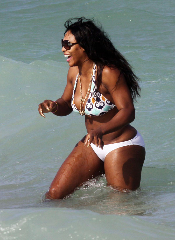 Serena Williams 2010 : serena-williams-in-a-bikini-oct-2010-10. 