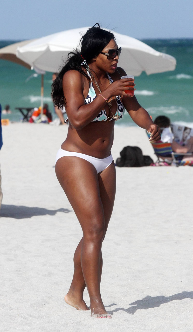 Serena Williams 2010 : serena-williams-white-bikini-candids-at-miami-beach-...