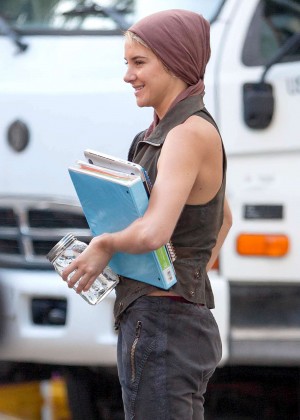 Shailene Woodley - Filming "Insurgent" in Atlanta