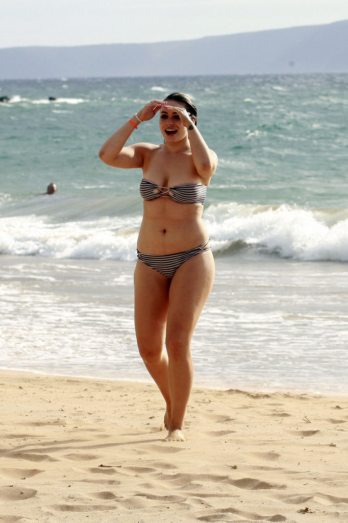 Sophie Simmons - wearing a bikini at a beach in Maui. 