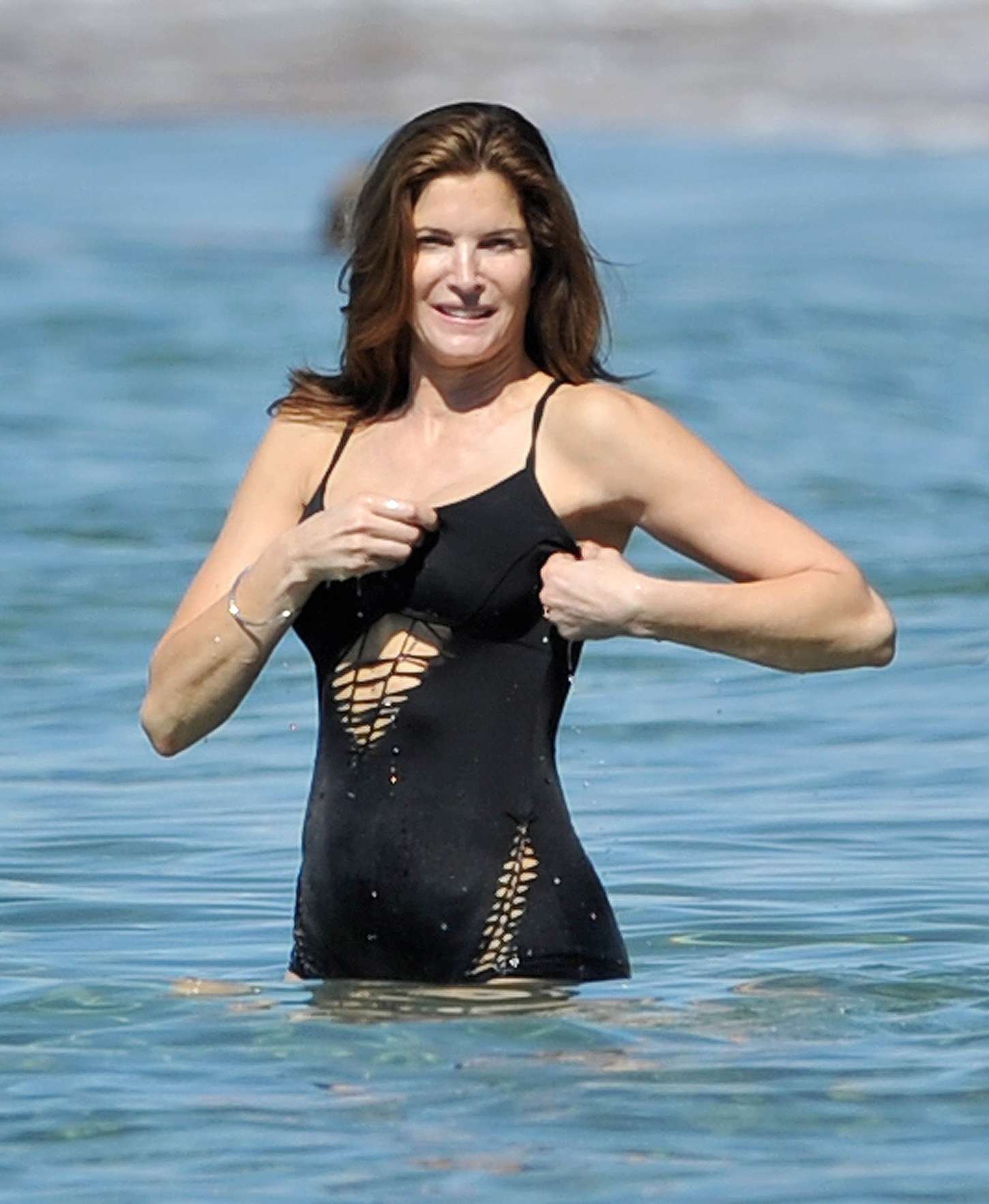 Stephanie Seymour - Wearing Swimsuit In Maui. 