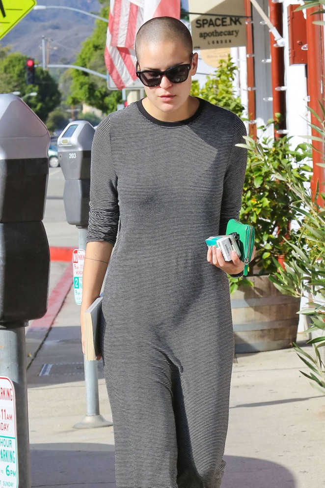 Tallulah Willis With Shaved Head out in LA