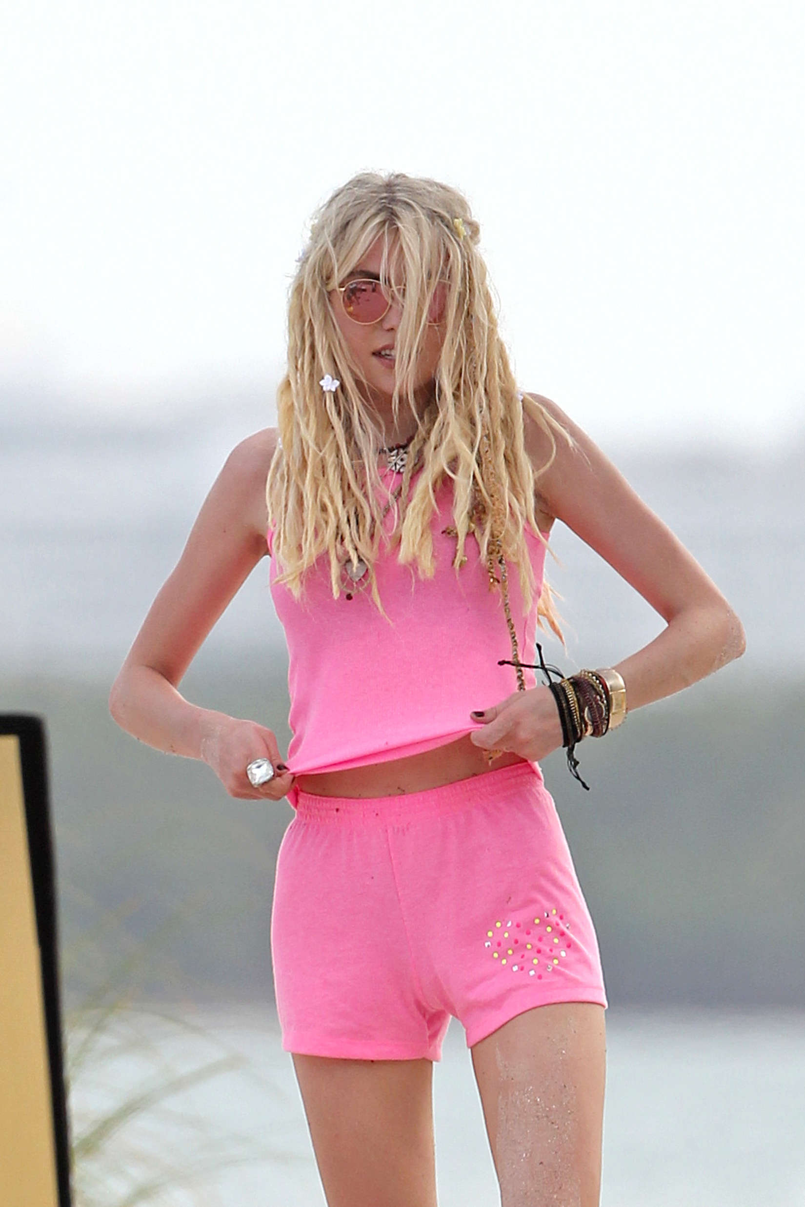 Taylor Momsen 2014 : Taylor Momsen at the beach in pink -22. 