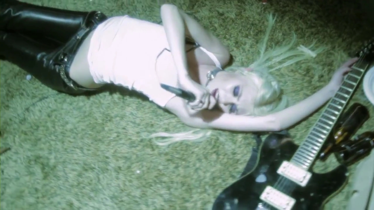 Taylor Momsen 2012 : Taylor Momsen - My Medicine music video-09. 