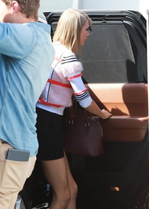 Taylor Swift in Shorts Heading to a Studio in LA