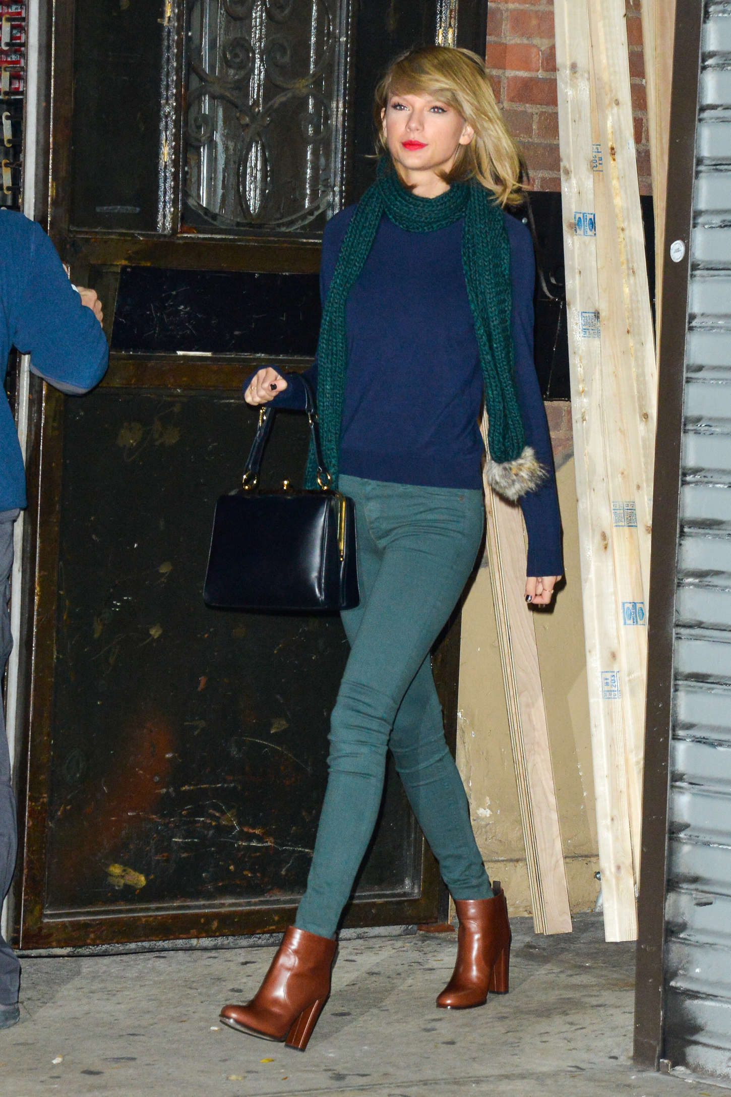 Taylor Swift in Green Tight Jeans -04 | GotCeleb