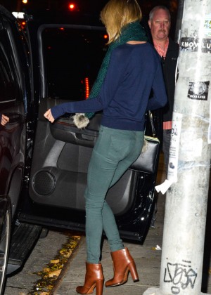 Taylor Swift in Green Jeans Leaving the gym in NYC