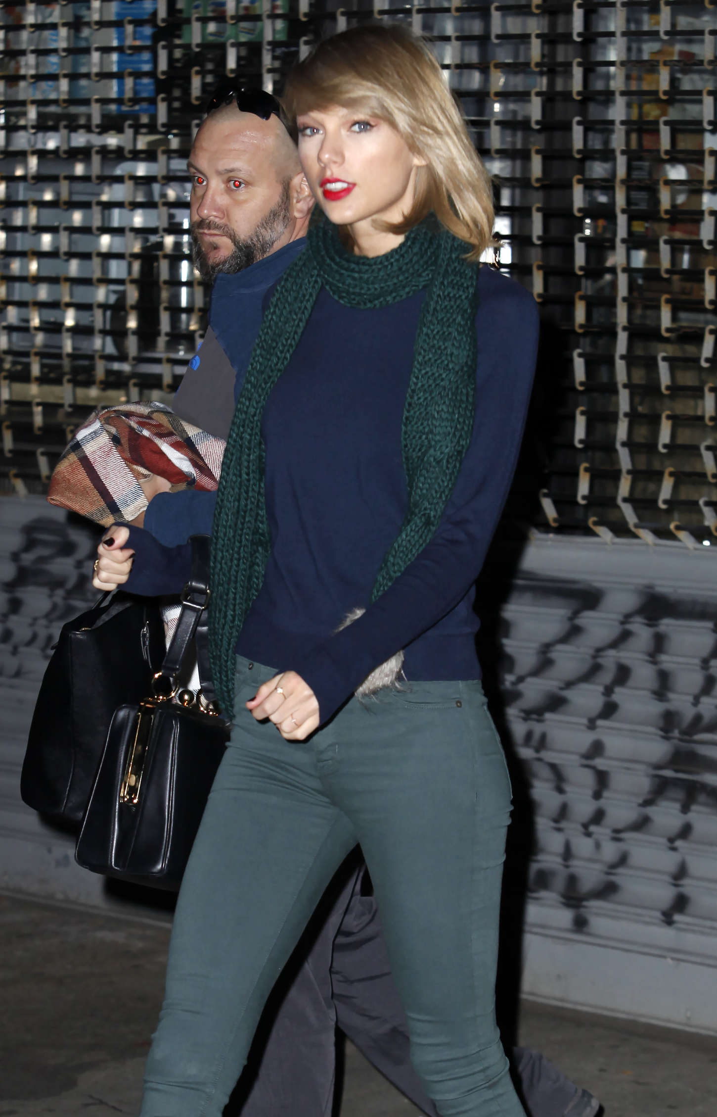 Taylor Swift in Green Tight Jeans -12 – GotCeleb