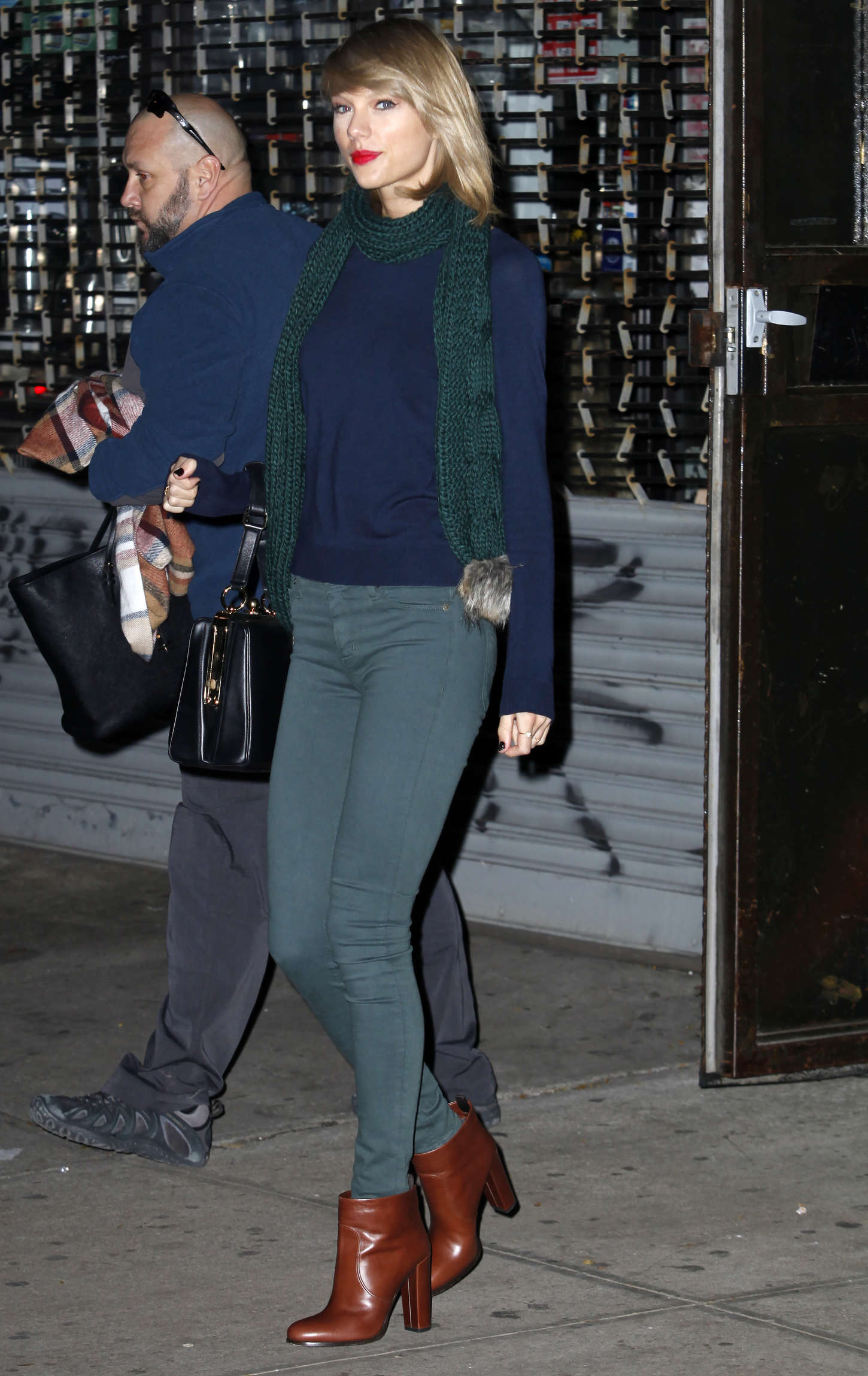 Taylor Swift in Green Tight Jeans -14 | GotCeleb
