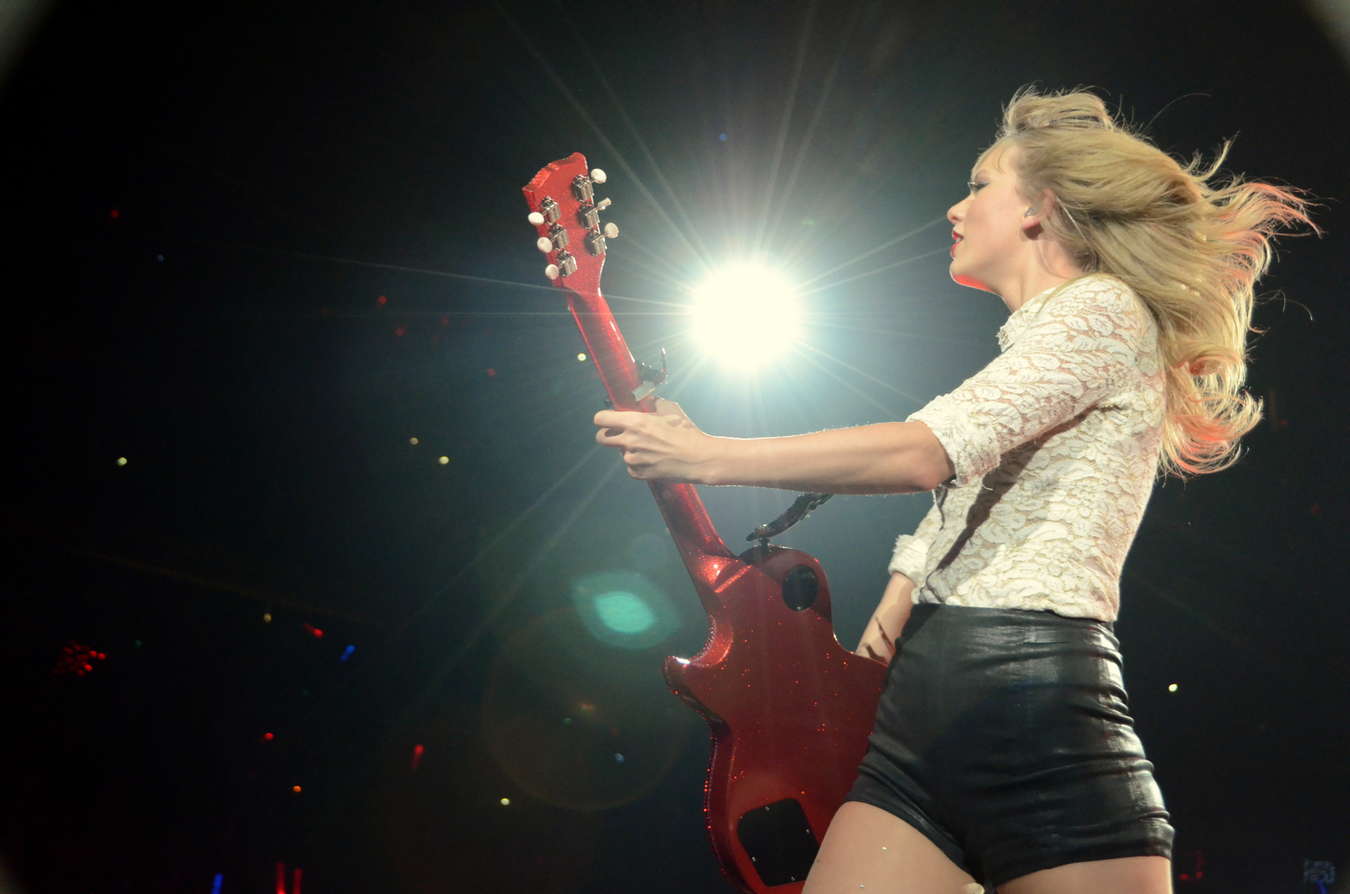 Taylor Swift Red World Tour Performance In Glendale 08