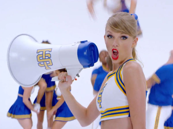 Taylor Swift 2014 : Taylor Swift: Shake It Off Music Video Stills-12