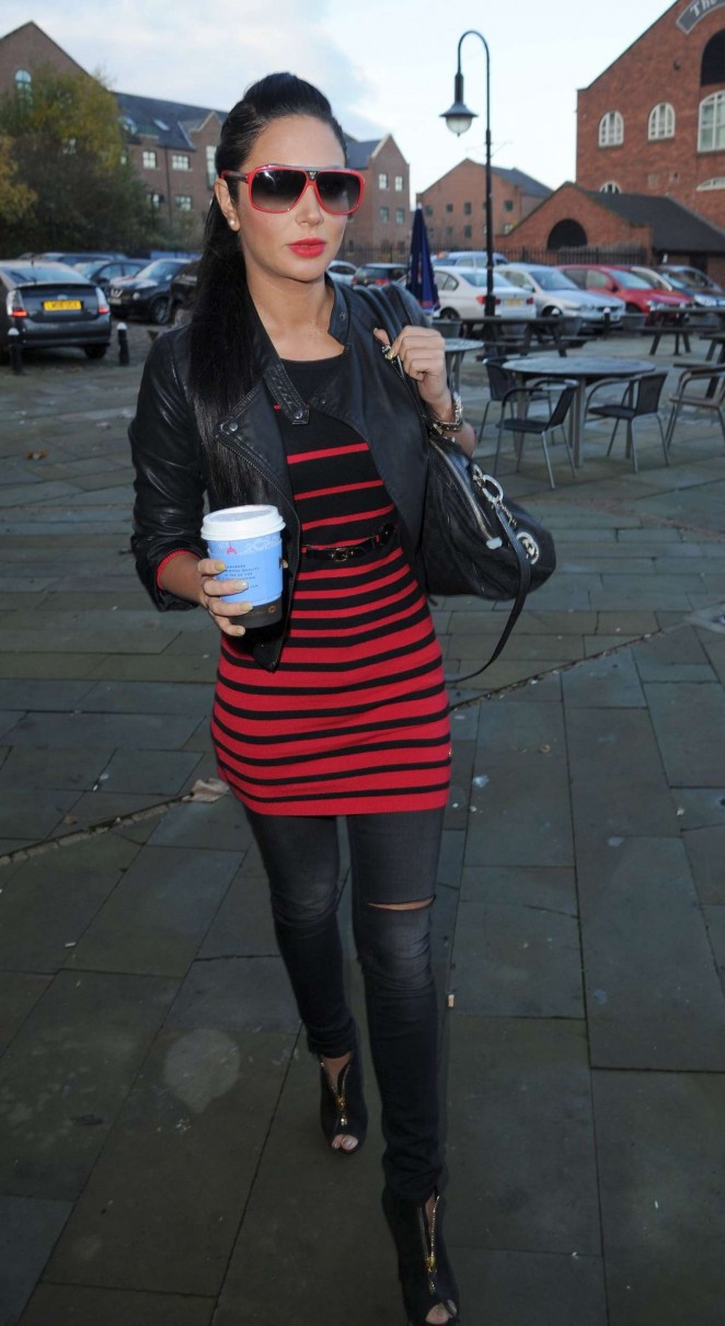 Tulisa Contostavlos in Tight Jeans Out in Manchester