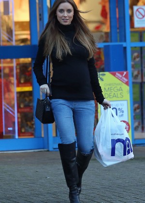 Una Healy in Jeans Shopping at Mothercare