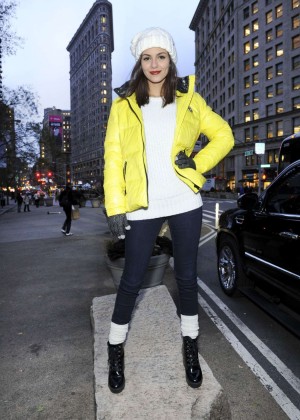 Victoria Justice - American Eagle Outfitters #AEOGetDownNYC Party Bus in New York