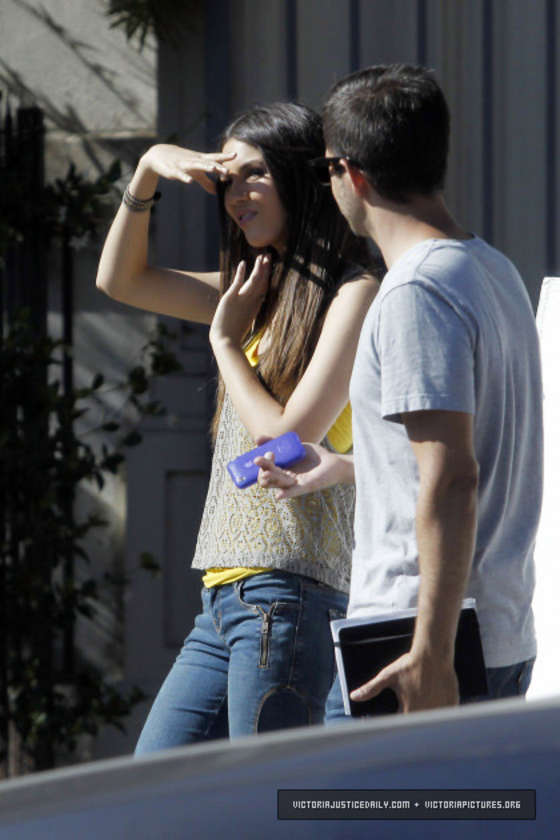 Victoria Justice - On the set of "All I Want Is Everything" Music...
