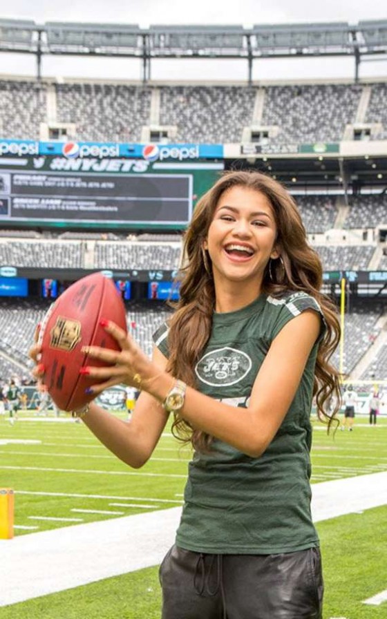 Zendaya Coleman – Steelers vs Jets game in East Rutherford, NY – GotCeleb