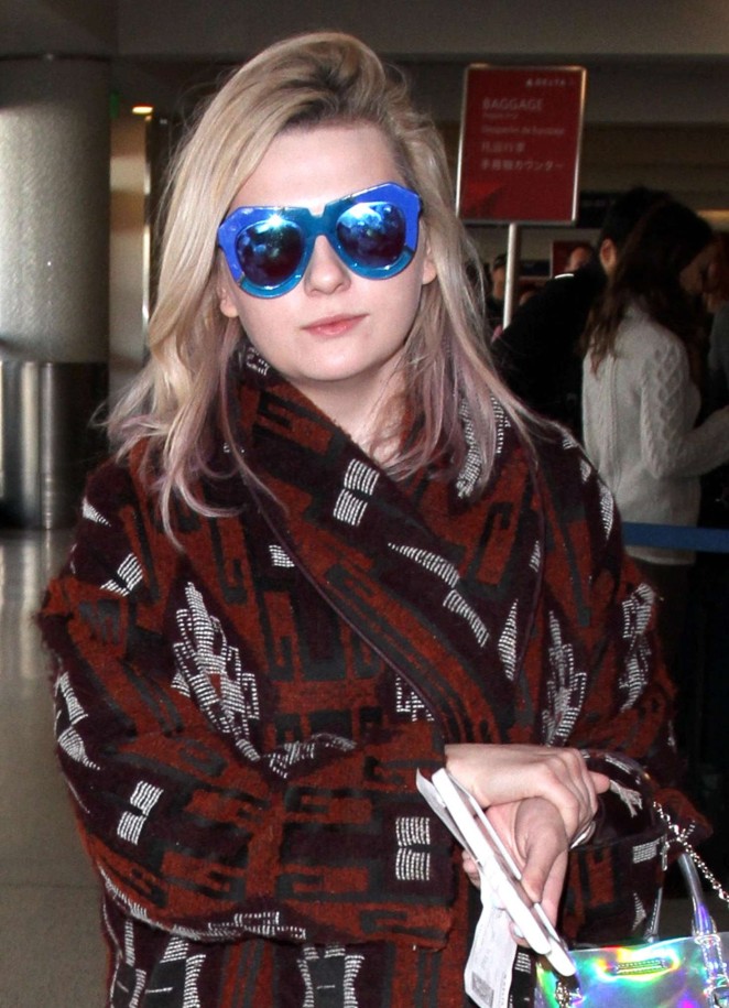 Abigail Breslin - LAX Airport in Los Angeles