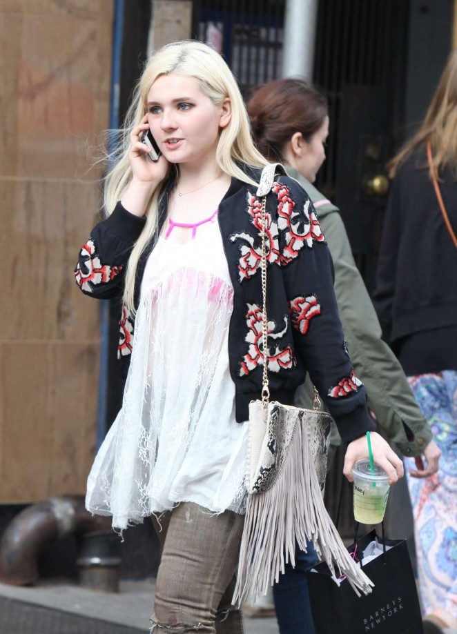 Abigail Breslin - Out and about in NYC
