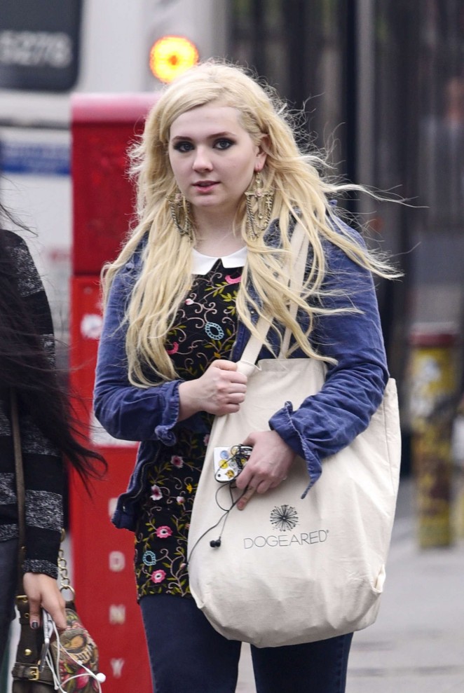 Abigail Breslin in Ripped Jeans Out in Soho