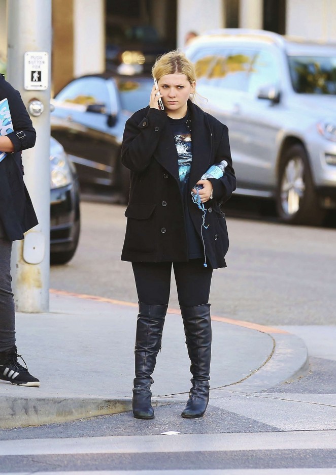 Abigail Breslin out in Beverly Hills