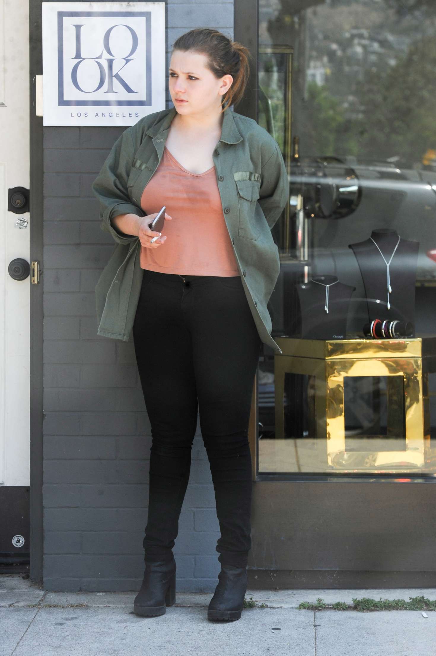 Abigail Breslin 2016 : Abigail Breslin out in West Hollywood -08. 