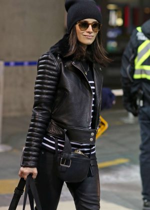 Abigail Spencer Arrives at Airport in Vancouver