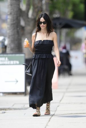 Abigail Spencer - Photographed going out to a juice bar in Los Angeles