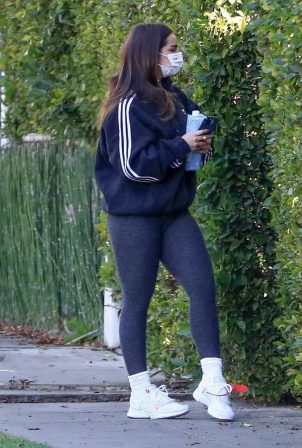Addison Rae - arrives for workout in Los Angeles