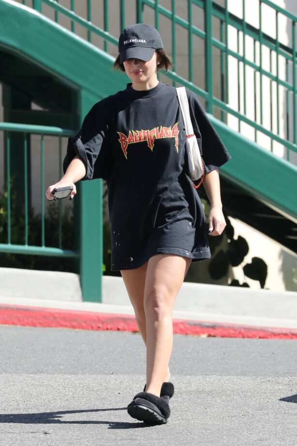 Addison Rae - Steps out for a Pilates session in West Hollywood